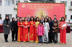 Des Vietnamiens en Ukraine et en Pologne célèbrent la fête des rois fondateurs Hùng