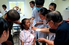 Opérations gratuites pour 30 enfants du Centre du Vietnam