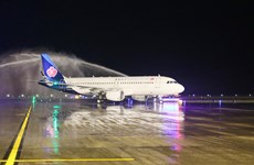 Inauguration de la ligne aérienne directe Hunan – Vân Dôn
