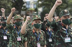 Davantage de personnel médical mobilisé au Sud du Vietnam pour lutter contre le COVID-19