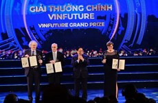Le prix VinFuture rend hommage aux chercheurs sur les vaccins à ARNm