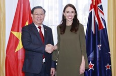 Le président de l’AN du Vietnam rencontre la Première ministre néo-zélandaise