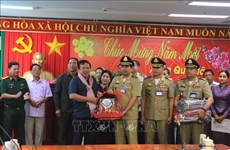 Têt : une délégation cambodgienne présente ses vœux à la province de Vinh Long