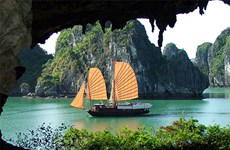 La baie d'Ha Long parmi les merveilles naturelles du monde