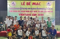 Clôture du 7e tournoi de football des jeunes vietnamiens au Laos 