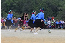 Des filles de minorités ethniques disputent chaque année un tournoi de football à Quang Ninh