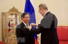 L'ambassadeur du Vietnam en Russie honoré pour ses contributions aux relations bilatérales