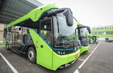 Mise en service de la première flotte de bus électriques intelligents à Hanoï