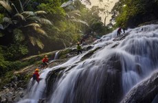 Quang Binh propose du tourisme d'aventure à Khe Nuoc Trong-Suoi Tien