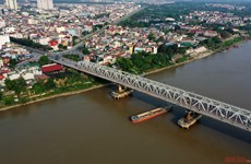 Des ponts traversant le fleuve Rouge