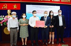  10.000 tensiomètres pour les personnes âgées de Ho Chi Minh-Ville