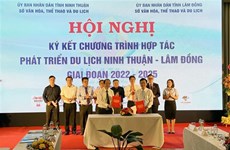 Ninh Thuan et Lam Dong signent un programme de coopération dans le développement du tourisme 