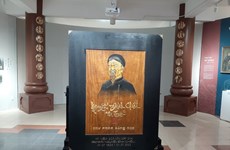 Livre de calligraphie sur le poète Nguyen Dinh Chieu reconnu comme record du monde
