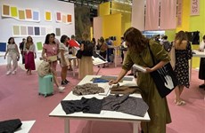 Le Vietnam participe au salon textile Première Vision 2022 en France