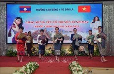 Près de 460.000 personnes participent à un concours sur les relations Vietnam-Laos