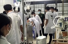 Huit membres d'équipage d'un navire chinois transportés vers un hôpital à Ba Ria-Vung Tau 