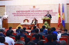 Le président de l'Assemblée nationale rencontre la communauté vietnamienne au Cambodge