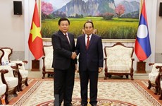 Le directeur de l'Académie politique nationale Ho Chi Minh en visite de travail au Laos