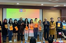 Premier dictionnaire bilingue vietnamien-espagno créé et imprimé au Vietnam