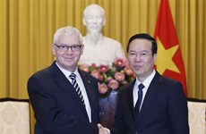 Le président Vo Van Thuong  reçoit le procureur général de Hongrie