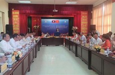 Coopération entre Hanoi et Vientiane dans la gestion de l'industrie et du commerce
