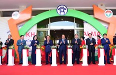 Le Premier ministre assiste à l’ouverture d’une foire des produits agricoles à Hanoï