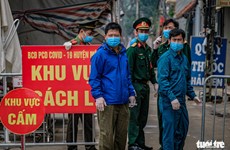 COVID-19 : alerte pour les personnes ayant fréquenté le marché aux fleurs de Me Linh à Hanoï