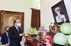 Le président Nguyen Xuan Phuc rend hommage au général Vo Nguyen Giap