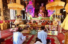 Kathina, la cérémonie de don des Khmers