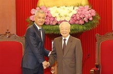 Le leader du Parti reçoit le secrétaire du Comité municipal du PPRL de Vientiane 