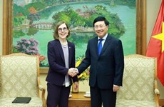 Le vice-Premier ministre Pham Binh Minh reçoit la gouverneure de l’Oregon