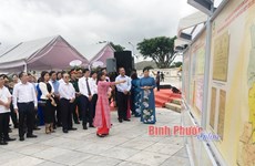 Binh Phuoc : Exposition de documents sur la guerre de résistance et la construction nationale