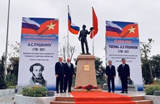 Inauguration de la statue du grand poète russe Pouchkine à Hanoï