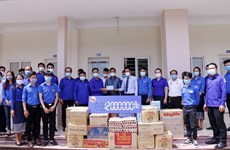 Le Laos soutient les étudiants vietnamiens dans la prévention du COVID-19