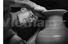 Pham Anh Dao - dernier artisan du village de potier de Bat Trang à travailler à la main