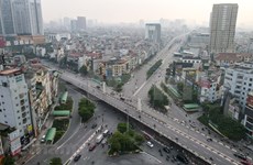 Les rues de Hanoi sont à nouveau animées après l'assouplissement des restrictions 