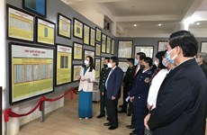 Exposition "Hoang Sa, Truong Sa du Vietnam - Preuves historiques et juridiques" à Quang Tri