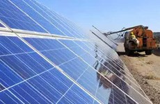 La société indienne Waaree Energies met en activité une centrale solaire au Vietnam