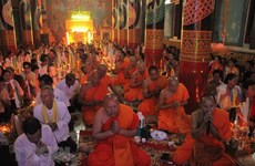 Des Khmers à Soc Trang célèbrent la fête Sene Dolta