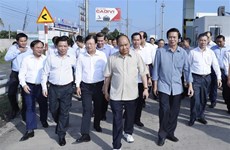 Le PM en visite sur le chantier de l’autoroute Trung Luong-My Thuan