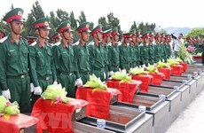 Gia Lai : Inhumation des restes de soldats vietnamiens tombés au Cambodge