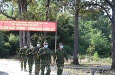 L'armée vietnamienne renforce la lutte contre le COVID-19 