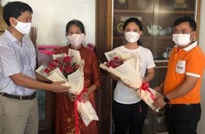 20 novembre : Félicitations à des enseignants vietnamiens au Cambodge  ​