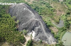 Deux grands rochers de l’éléphant à Tay Nguyen 