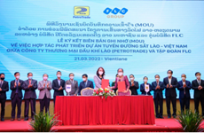 Le Vietnam et le Laos signent des accords sur des projets importants