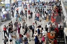 Le nombre record de passagers attendu à des aéroports de Noi Bai et Tan Son Nhat