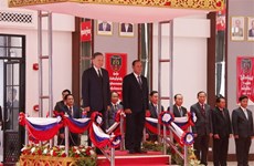 Le ministre de la Sécurité publique rend des visites de courtoisie à des dirigeants lao