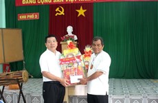 Binh Thuan : félicitations à des Cham à l’occasion de la fête Katé