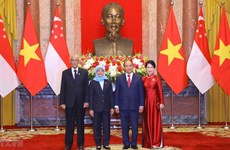 La présidente singapourienne termine avec succès sa visite d’État au Vietnam