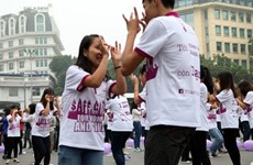Des milliers de personnes participent à un programme intitulé «Danser pour la gentillesse» 